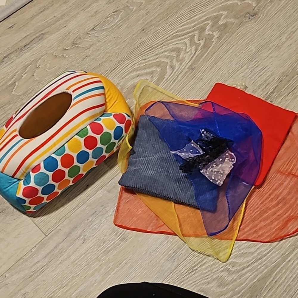 Pull tissue toy for babies